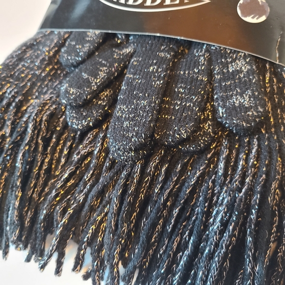 Steve Madden Winter Set Metallic Shimmer Knit Gloves And Fringe Scarf Bundle NWT - Picture 2 of 6